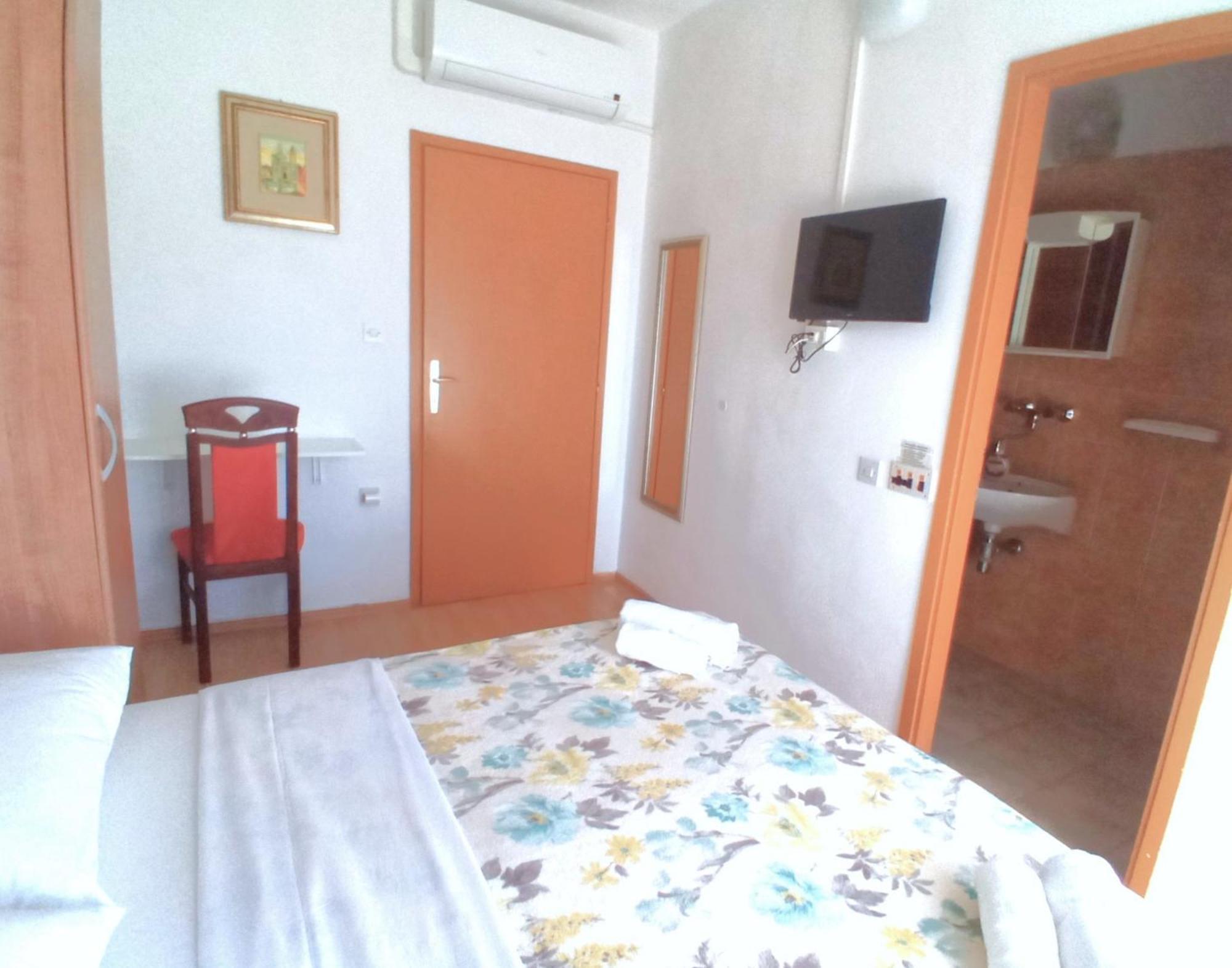 Guesthouse Cecilia مالينسكا الغرفة الصورة